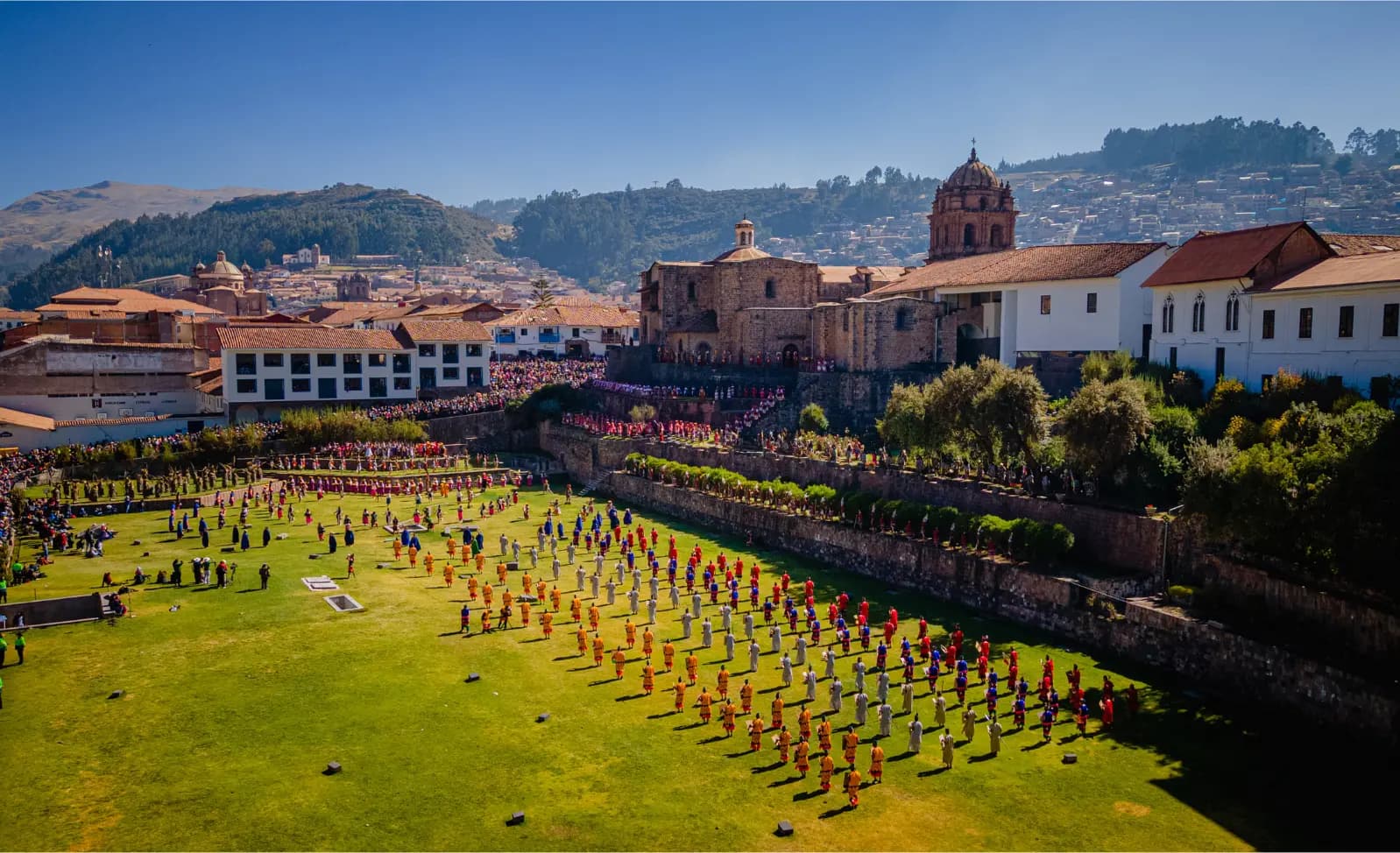 Primer escenario: Los primeros cantos en el Qorikancha